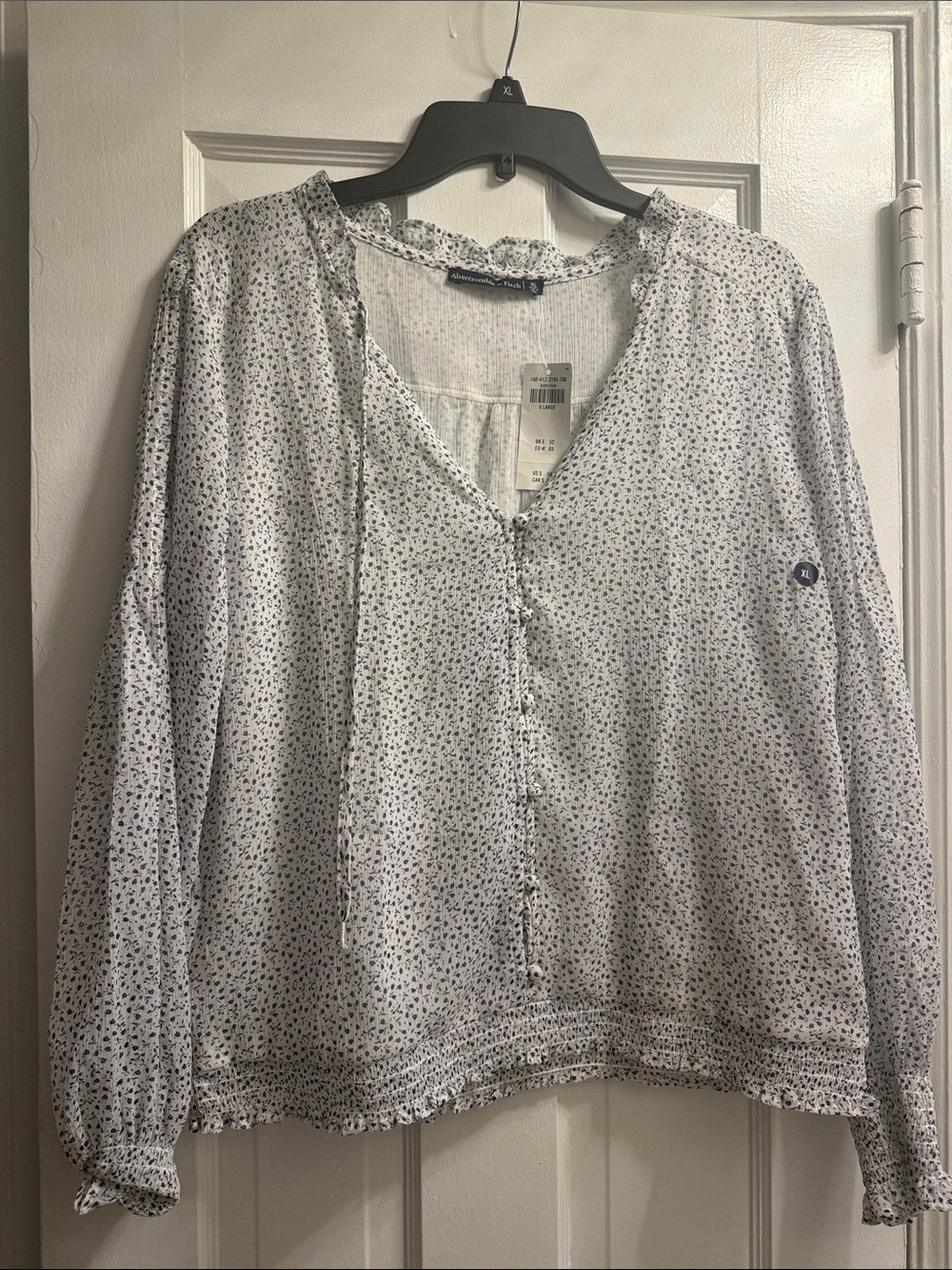 NWT Abercrombie & Fitch Womens Blouse XL Tiny Blue Floral